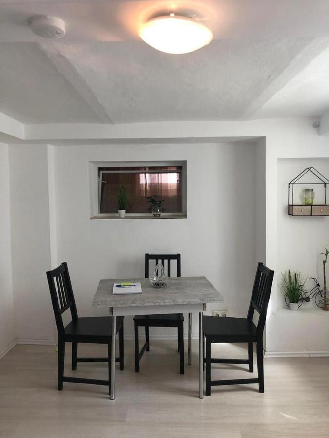 Bescheidene Untergeschoss Wohnung In Guter Lage. Colonia Exterior foto