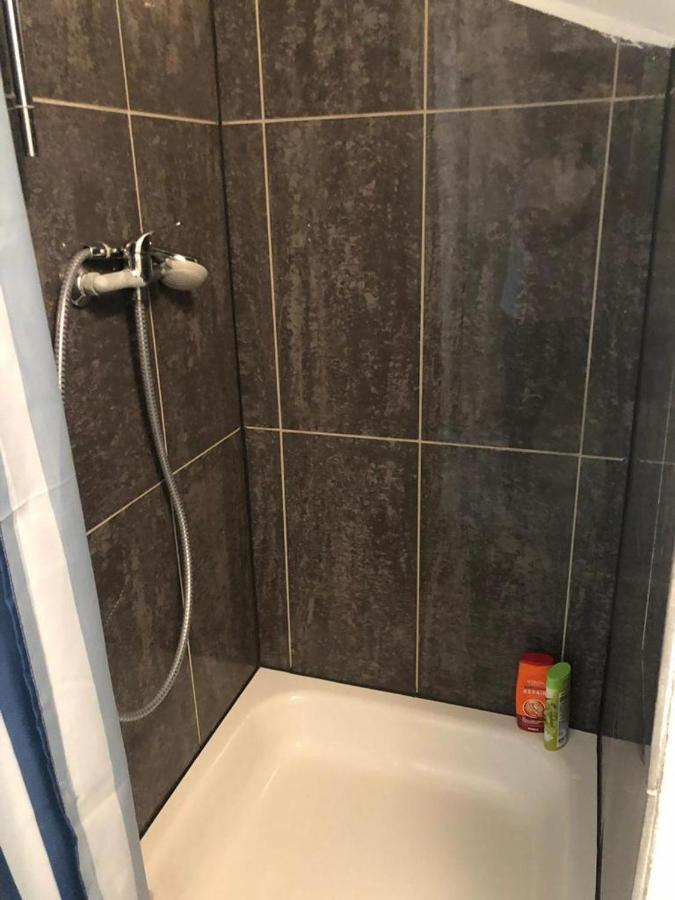 Bescheidene Untergeschoss Wohnung In Guter Lage. Colonia Exterior foto